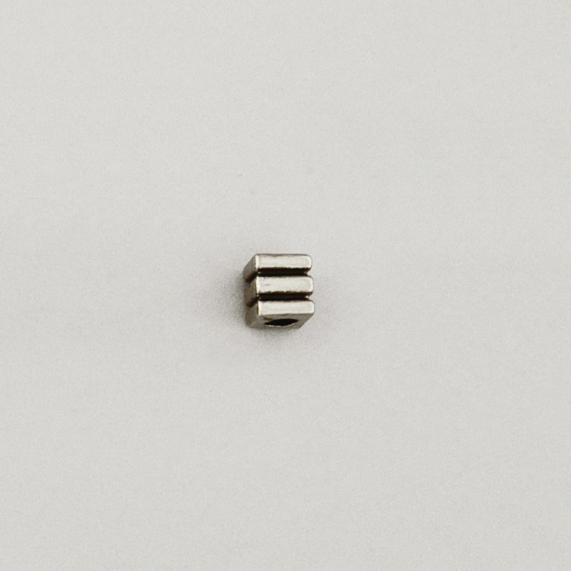 [117270000] Intercalaire 5,5x5,5mm. Trou Ø 2mm