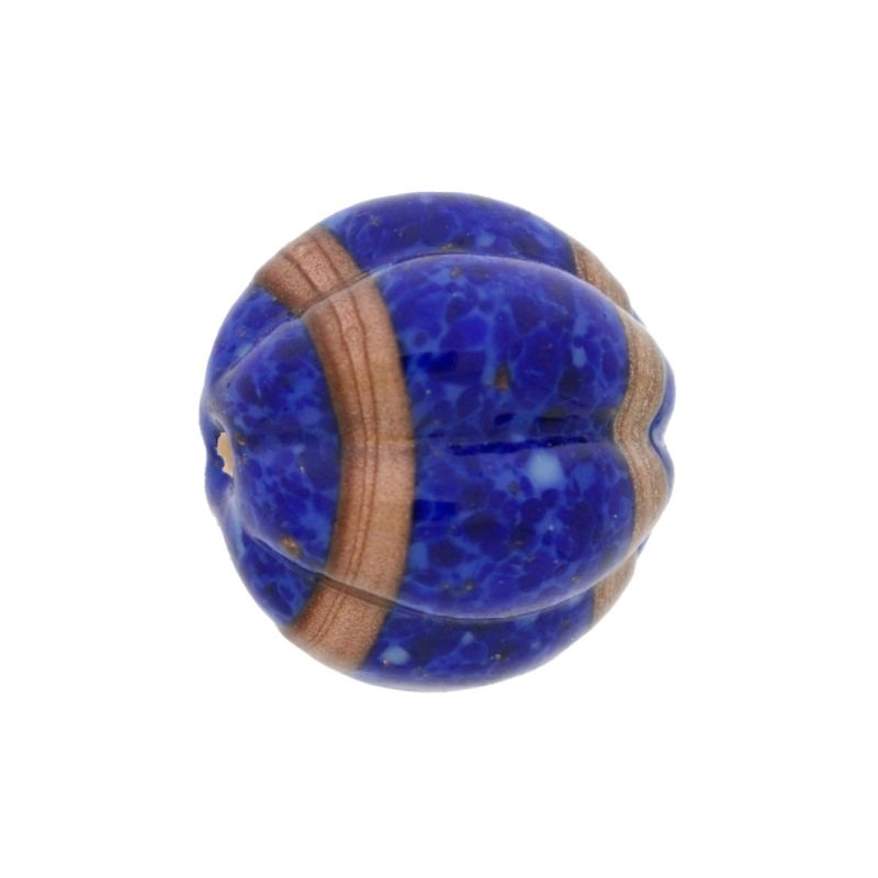 Perle de verre Ø20mm couleur lapis-lazuli avec des bandes décoratives. Avec trou passant.