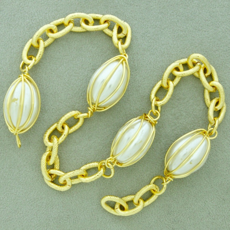 Steel chain width 7,7mm, pearl width 13mm