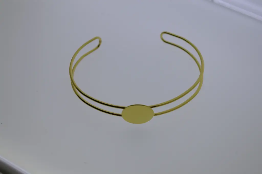 [543310100] Soldered Disc Thread Bracelet. Gold plated.
